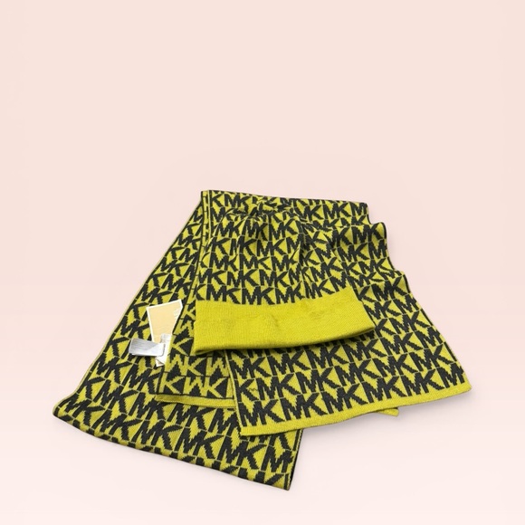 Michael Michael Kors Scarf and Hat - Picture 3 of 4